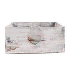 Skrzynka dekoracyjna drewniania z sercami 20x20x10