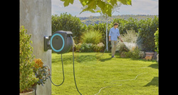 Bęben naścienny akumulatorowy na wąż PowerRoll XXL kompletny zestaw