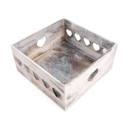 Skrzynka dekoracyjna drewniania z sercami 20x20x10